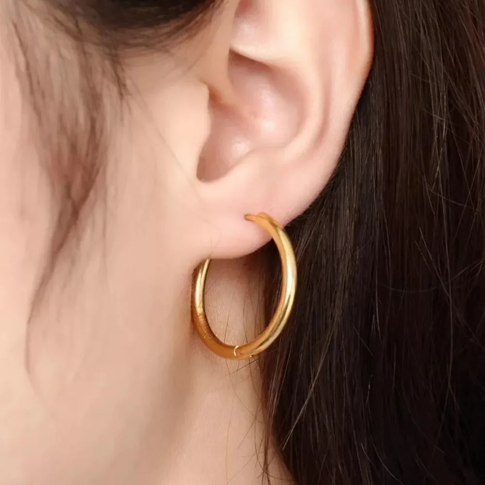 MM Lafleur Small Claressa Gold Earrings